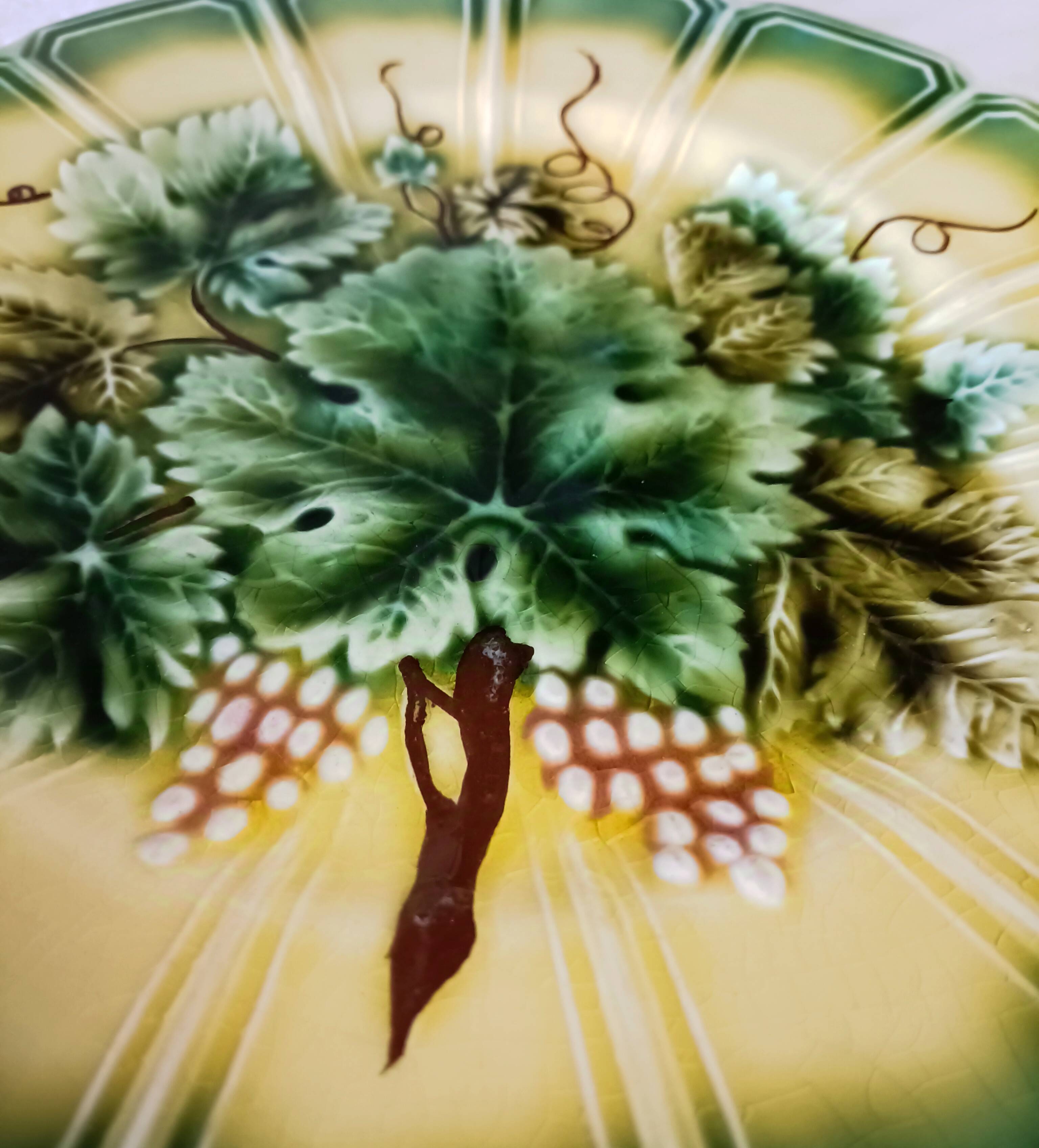 Sarreguemines barbotine plate