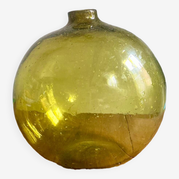 Vase sphérique en verre soufflé