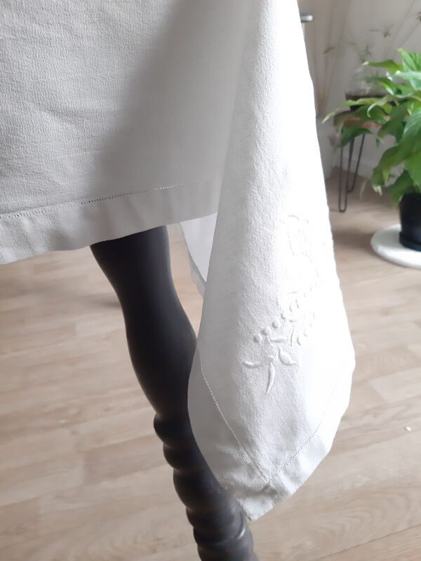 Embroidered tablecloth and 12 towels