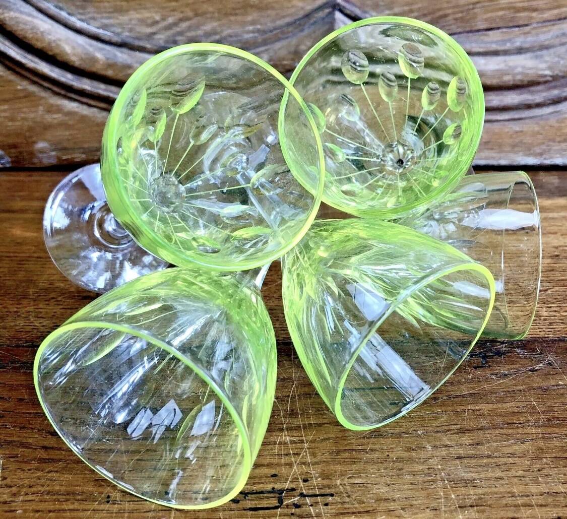 Service de 5 verres à vin aperitif en ouraline