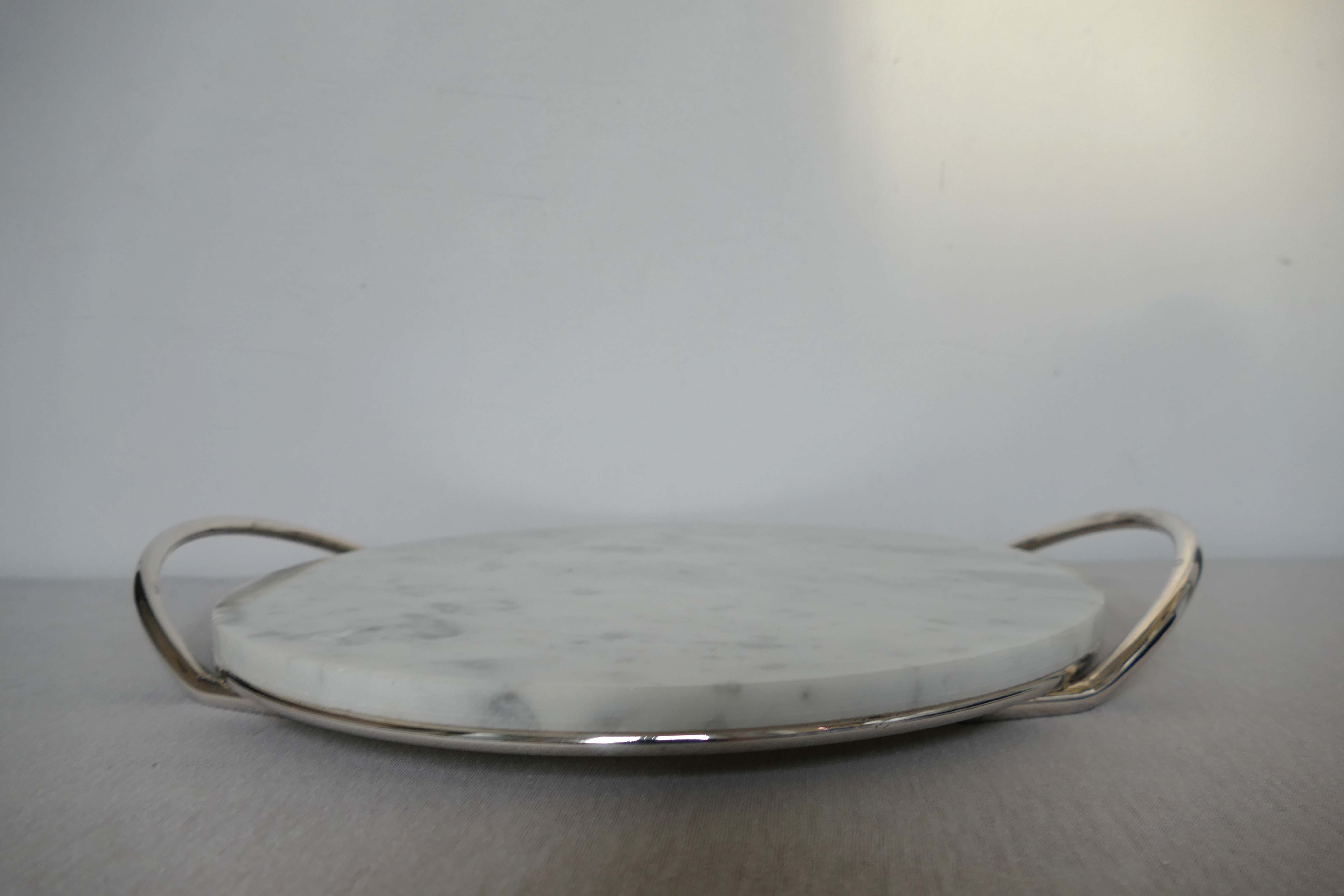 Oval cheese platter in marble and silver