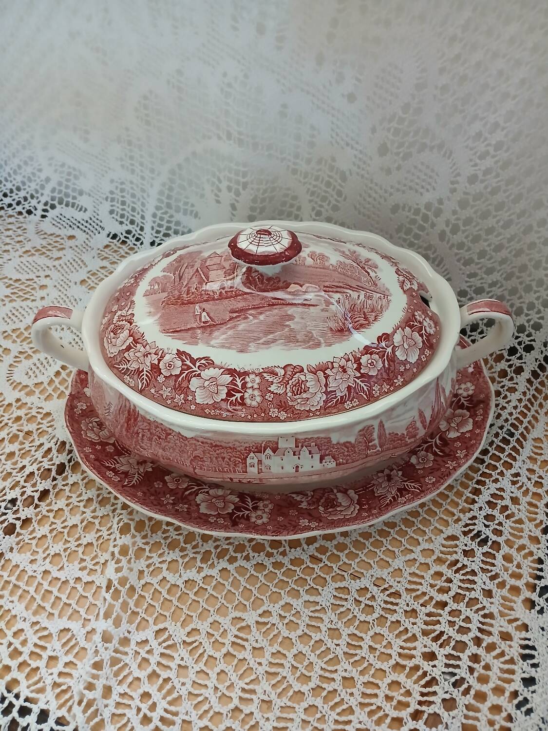 Antique Palissy soup tureen / England