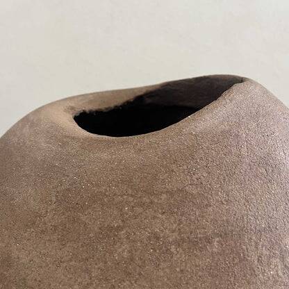 Tate - artisanal pot in mineral cement – Wabi-Sabi style