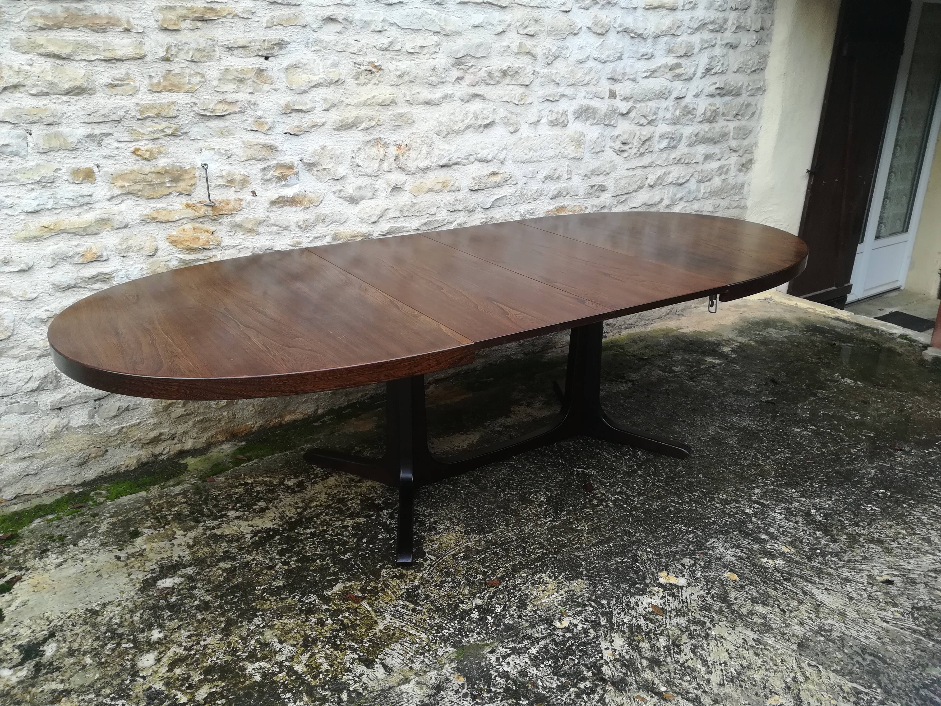 Scandinavian extendable table 2 extensions