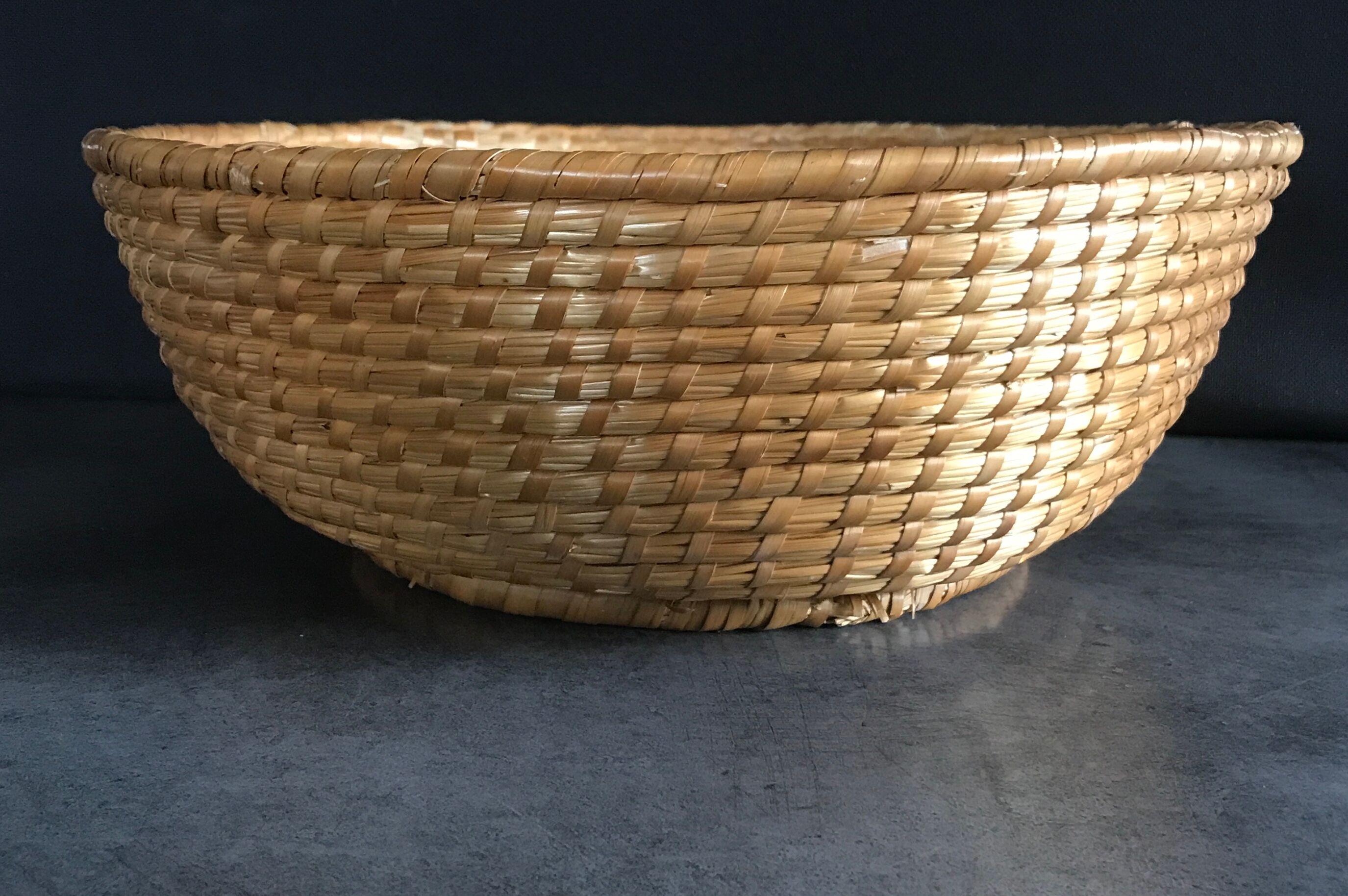 Vintage woven straw basket 29 cm