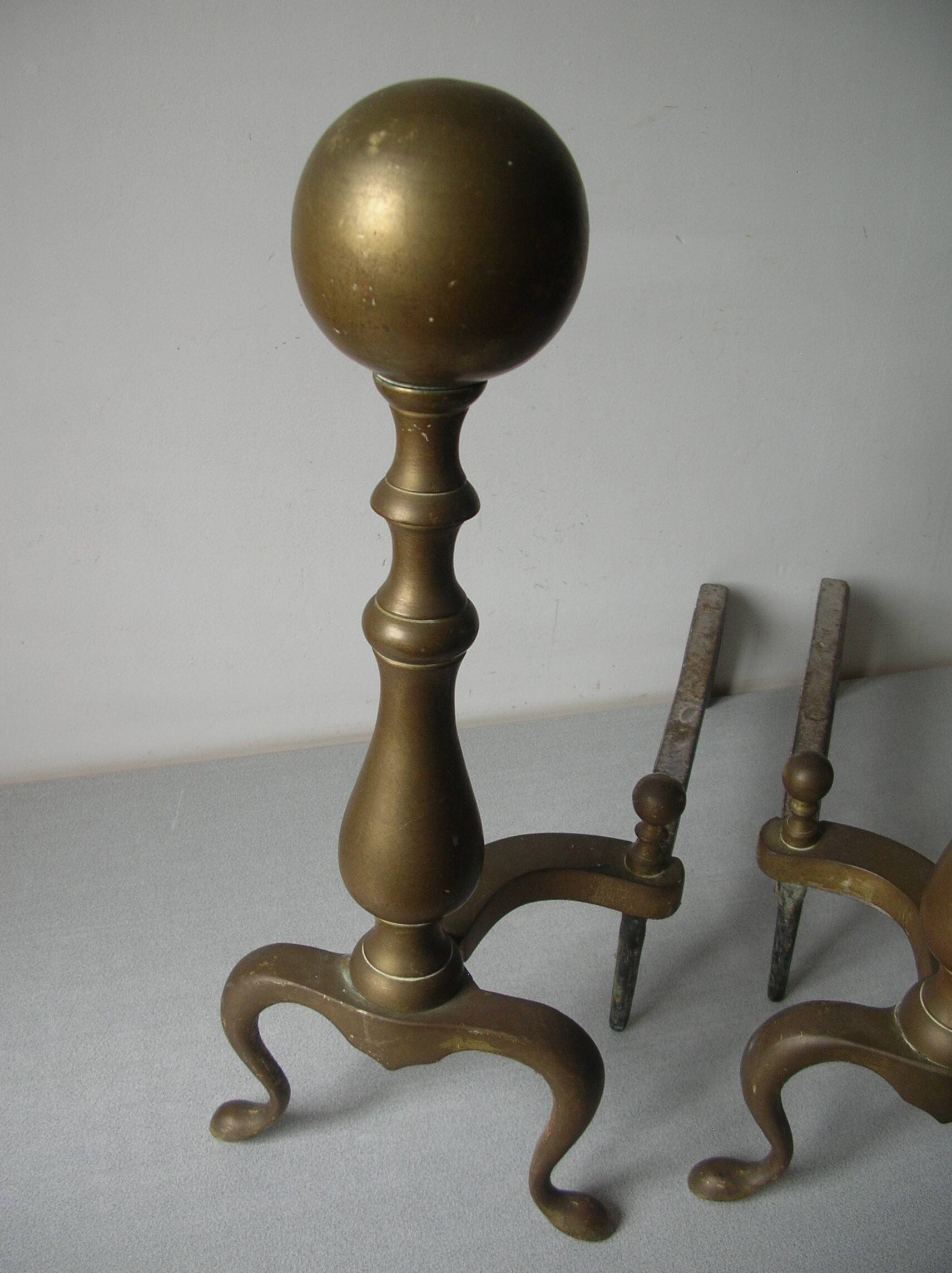 Old pair of articulated andirons in brass and metal 48 cm fireplace accessory