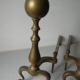 Ancienne paire de chenets articulés en laiton et métal 48 cm accessoire cheminée