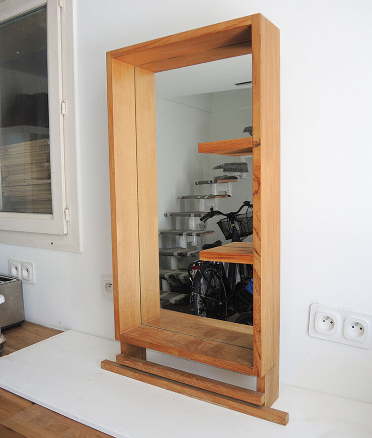 Ancien grand miroir de salle de bains en bois massif