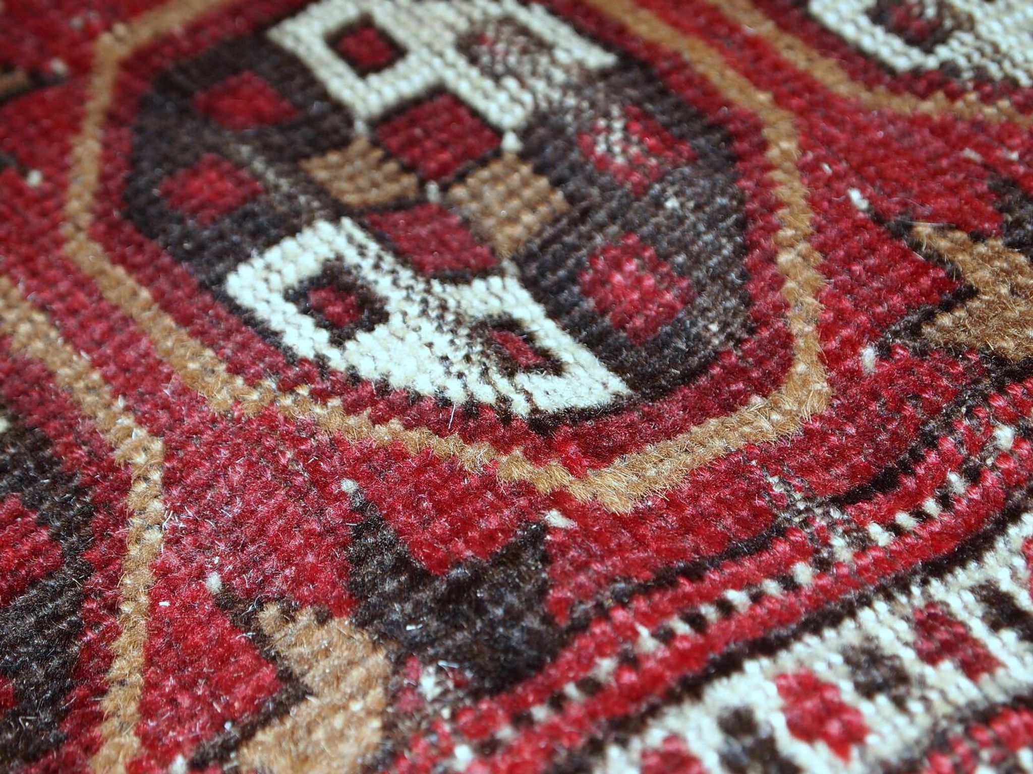 Tapis vintage fait main Gabbeh du Moyen-Orient 140cm x 215cm (1960s)