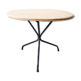 Adorable rattan coffee table and metal base, Scandinavian