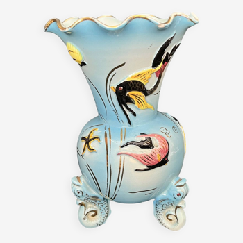 Vase tripode en barbotine émaillée Cerdazur XXème