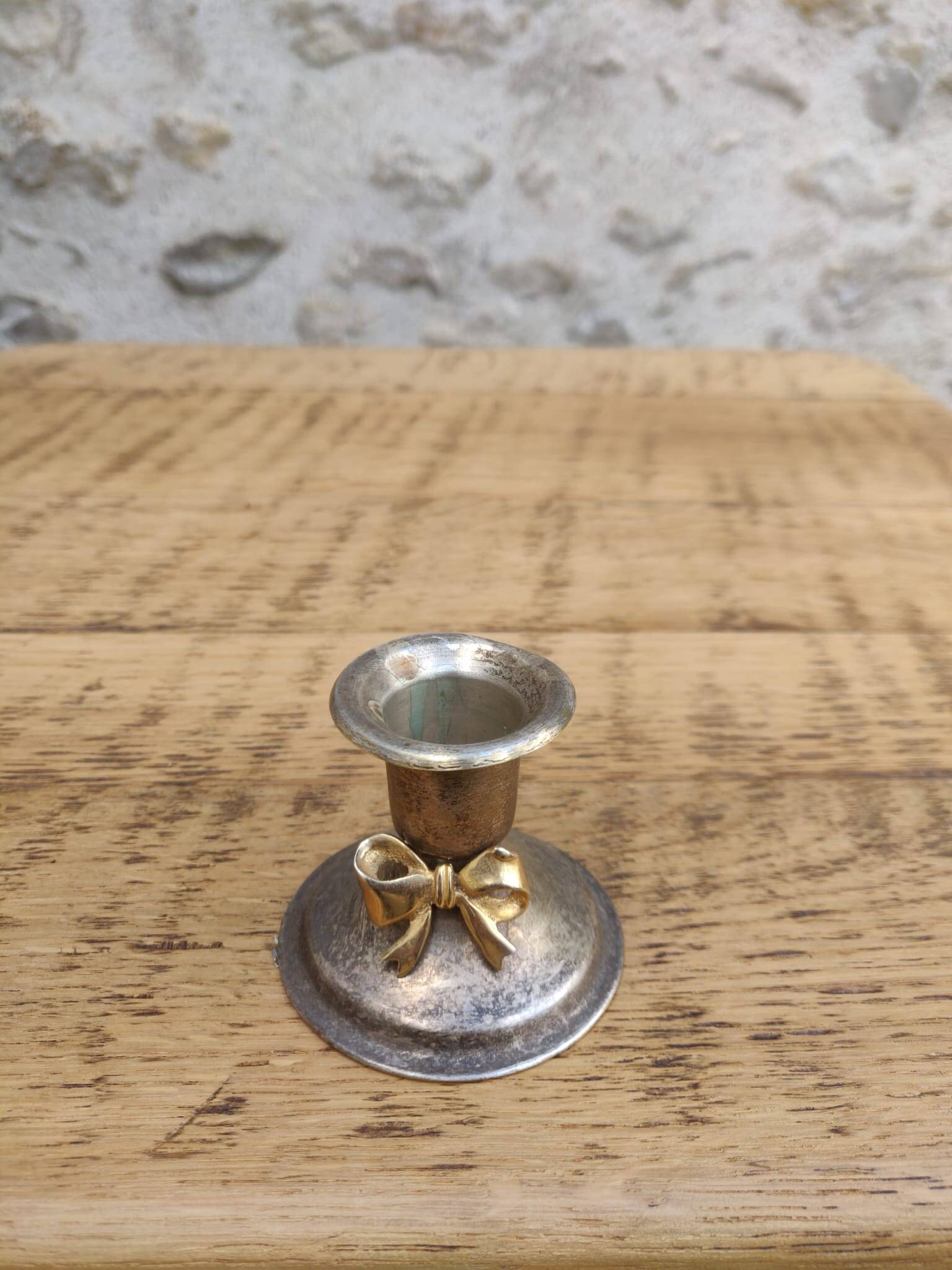 Knot candle holder