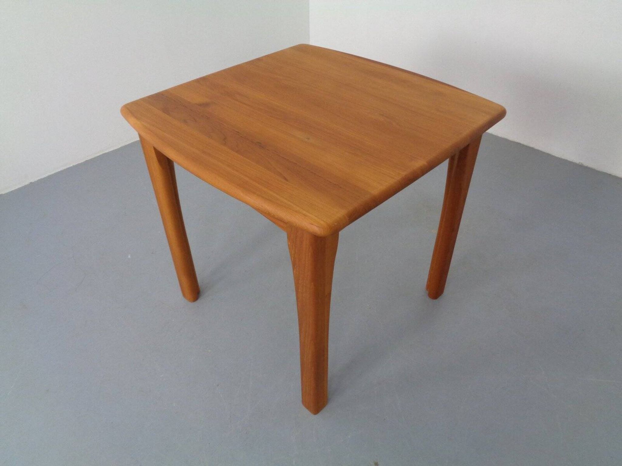 Small teak dining table from Dyrlund, 1970s