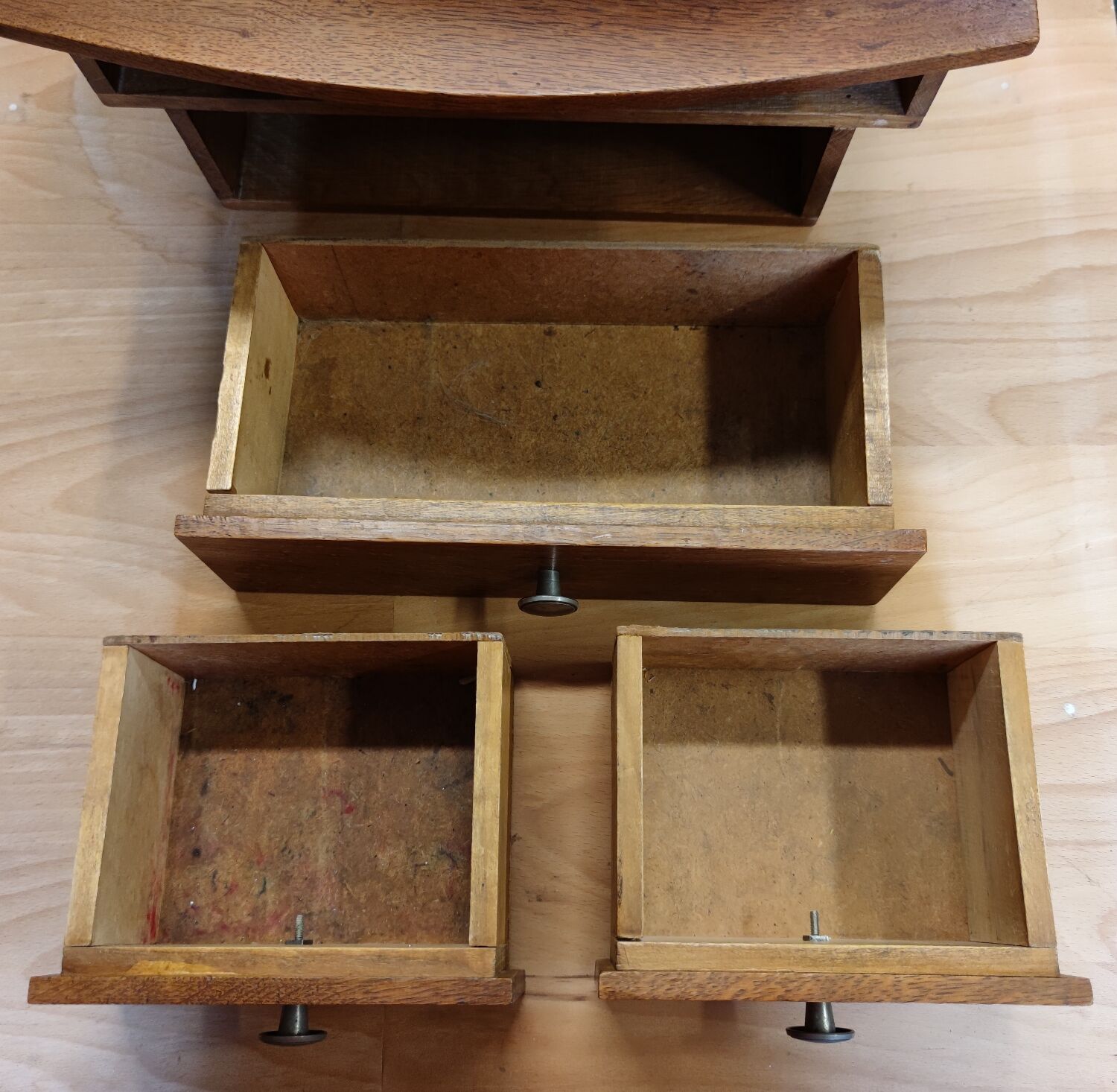 Wall dressing table with drawers