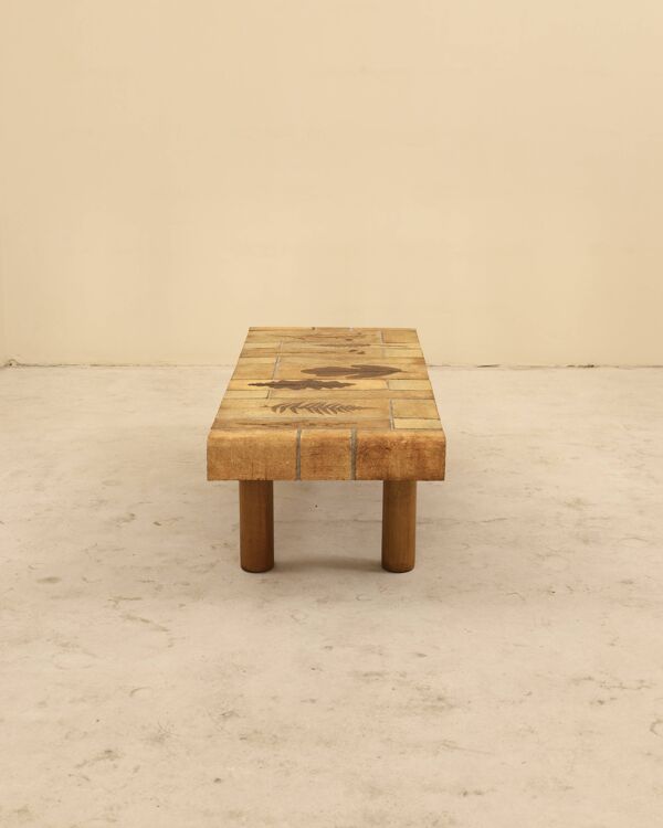 Table basse attr. à Roger Capron, modèle ''Pain Brulé'', France, 1970