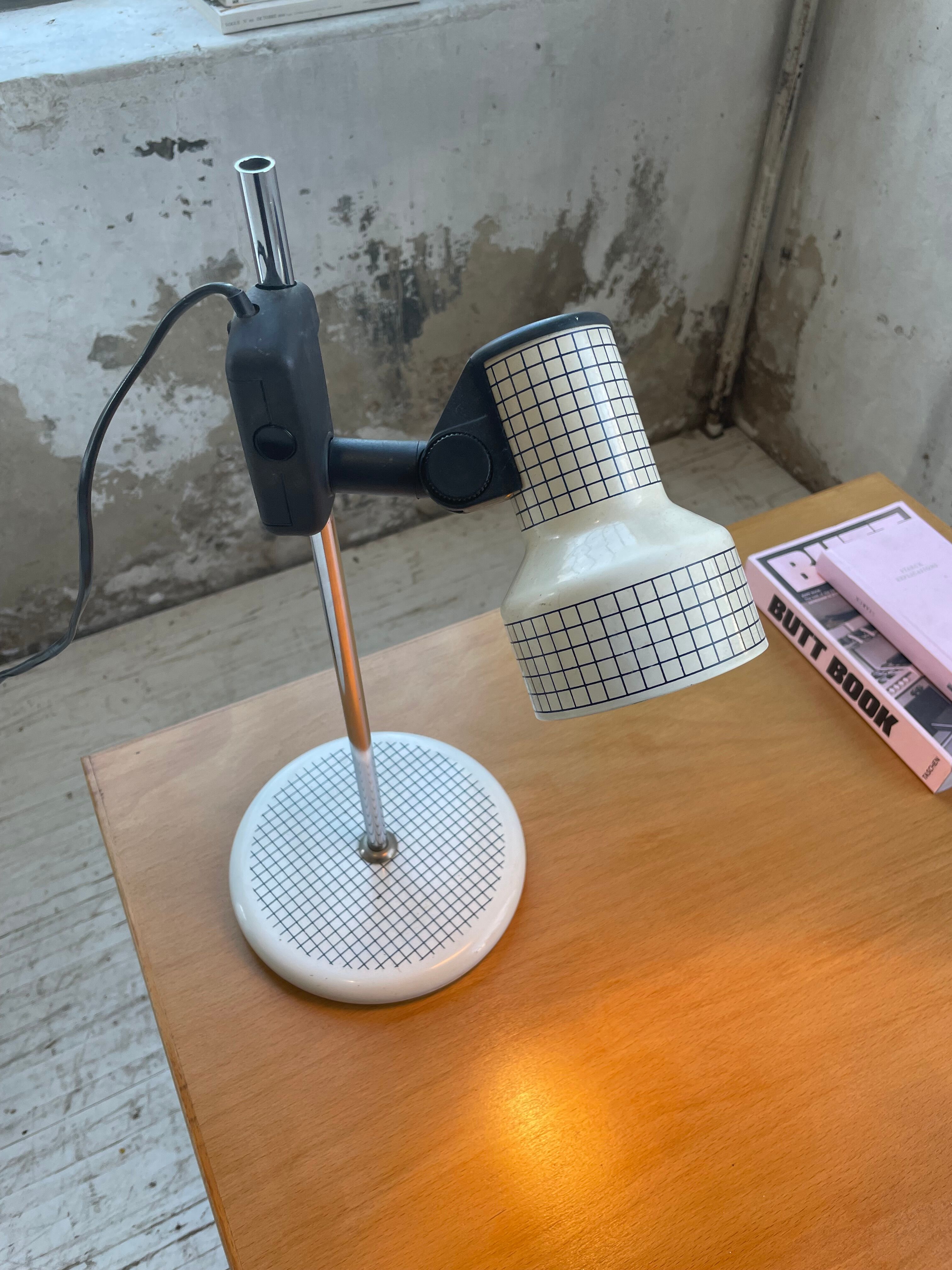 Articulated desk lamp 80s