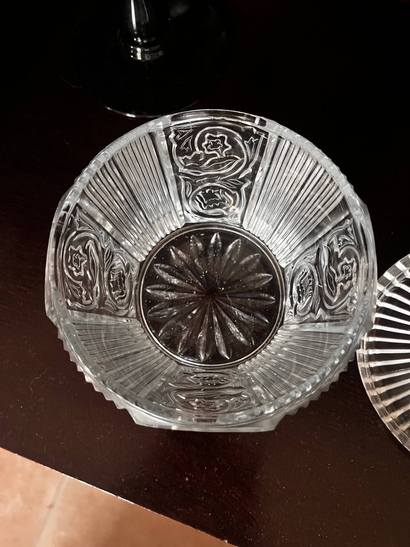 Sugar bowl / Candy dish