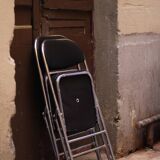 Vintage look folding chair