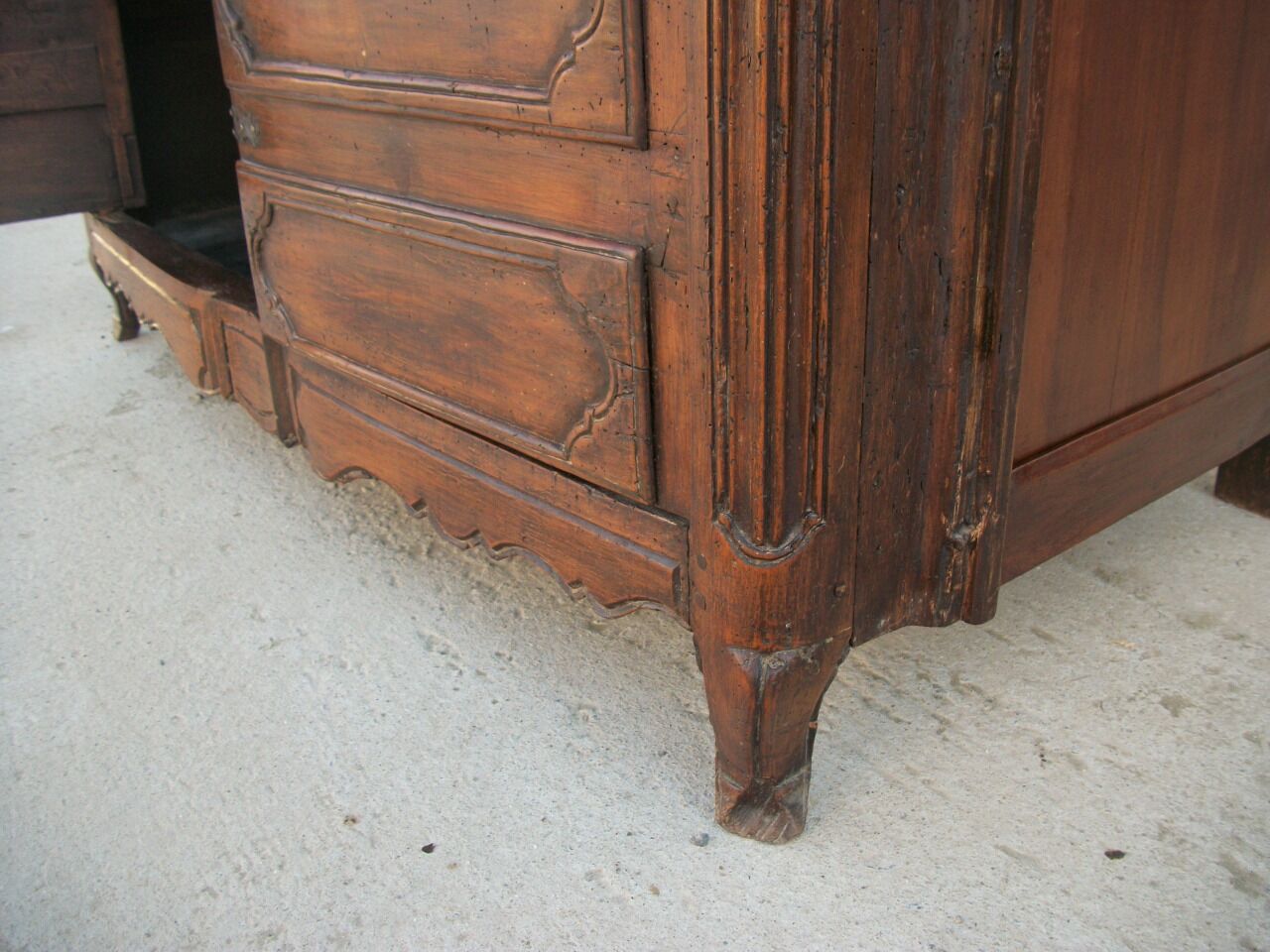 Regency buffet chest of drawers