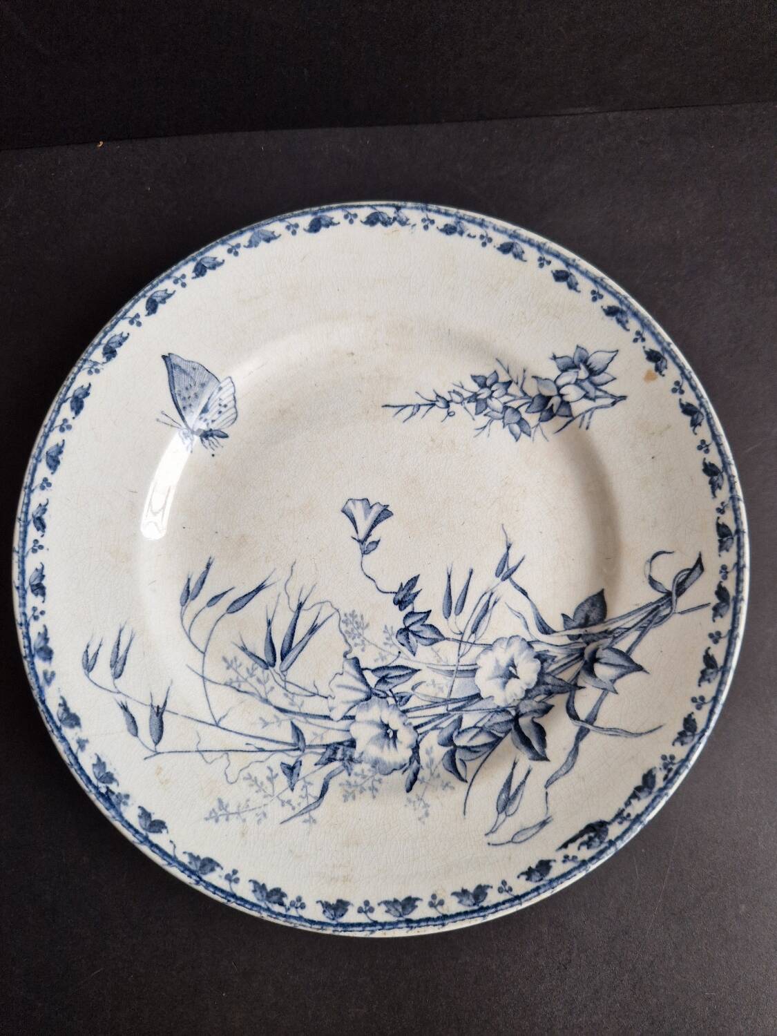 Old Sarreguemines fruit bowl, Carmen model