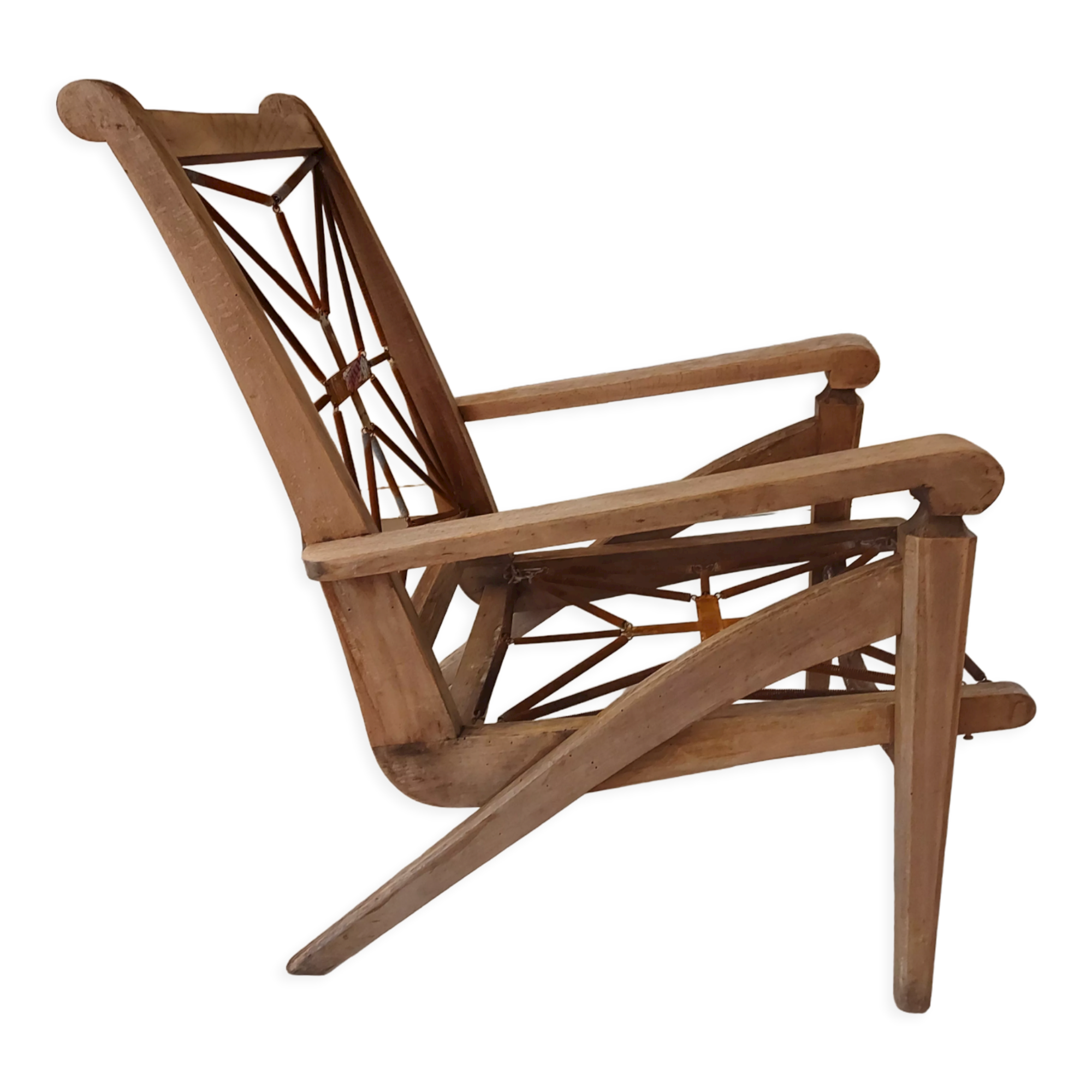 Free span vintage armchair