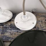 Lot de trois suspensions en tôle émaillée vintage