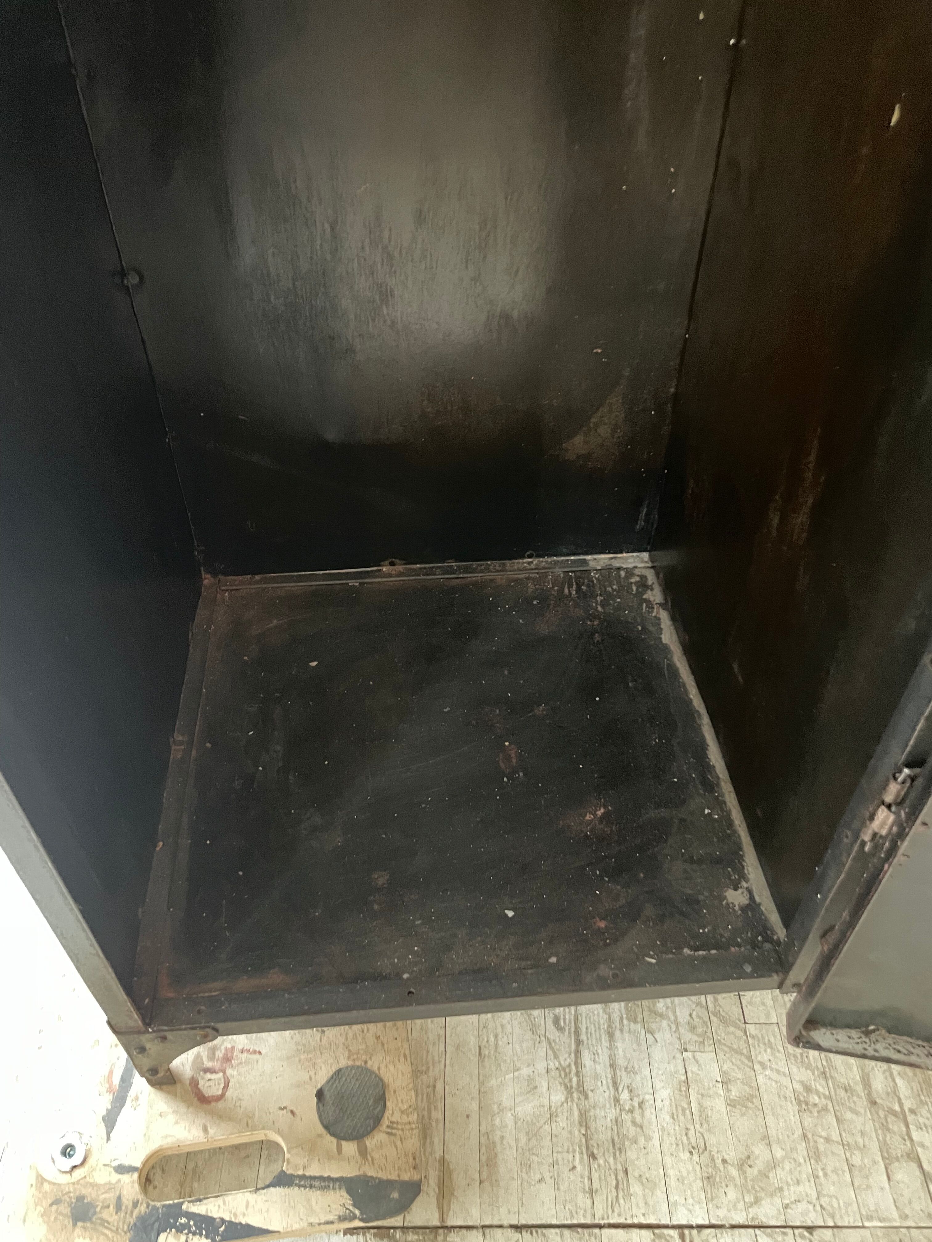 Riveted metal cloakroom Swchartz 1920