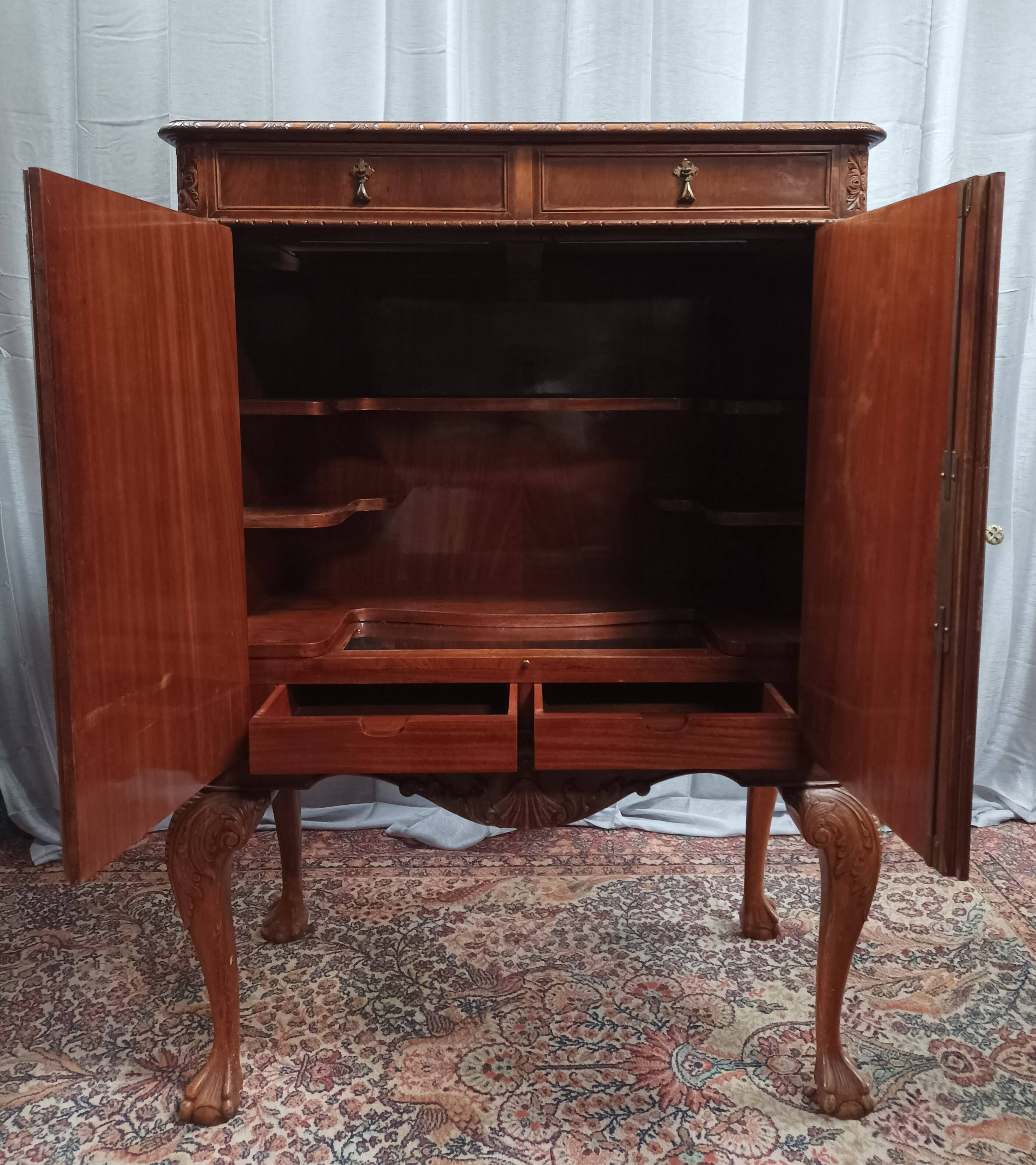 Chippendale mahogany bar cabinet Maison Jellinek in Faubourg Saint Antoine Paris