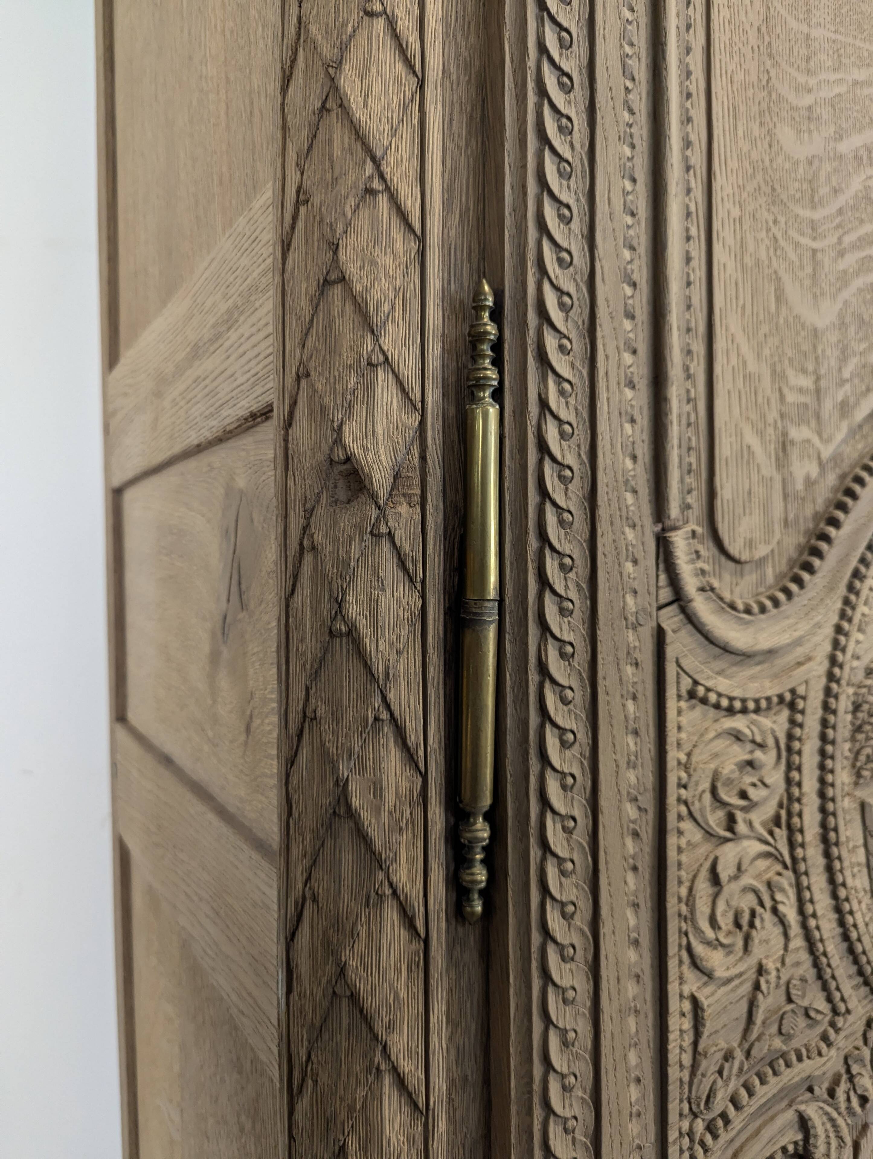 Norman wardrobe with bouquet design in solid oak