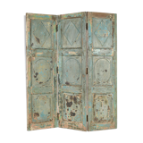 Three-wheeled wooden screen