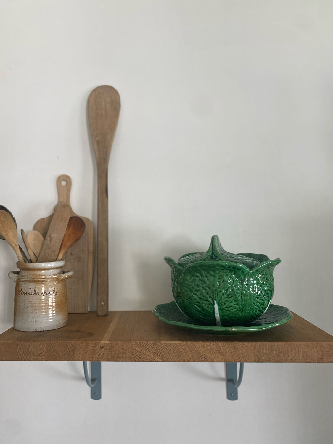 Slurry tureen and its tray