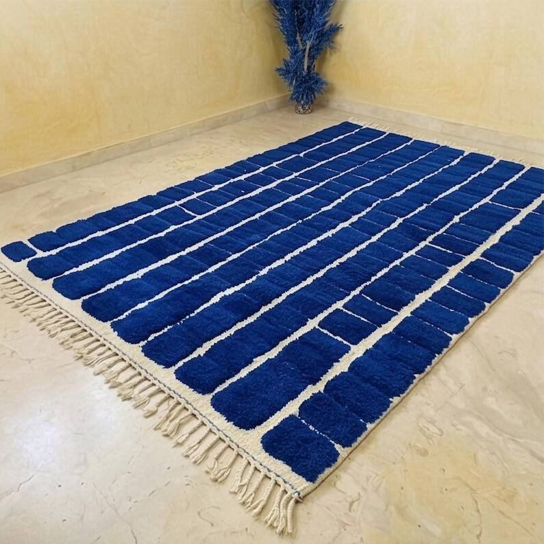 Moroccan handmade rug 250cm x 150cm