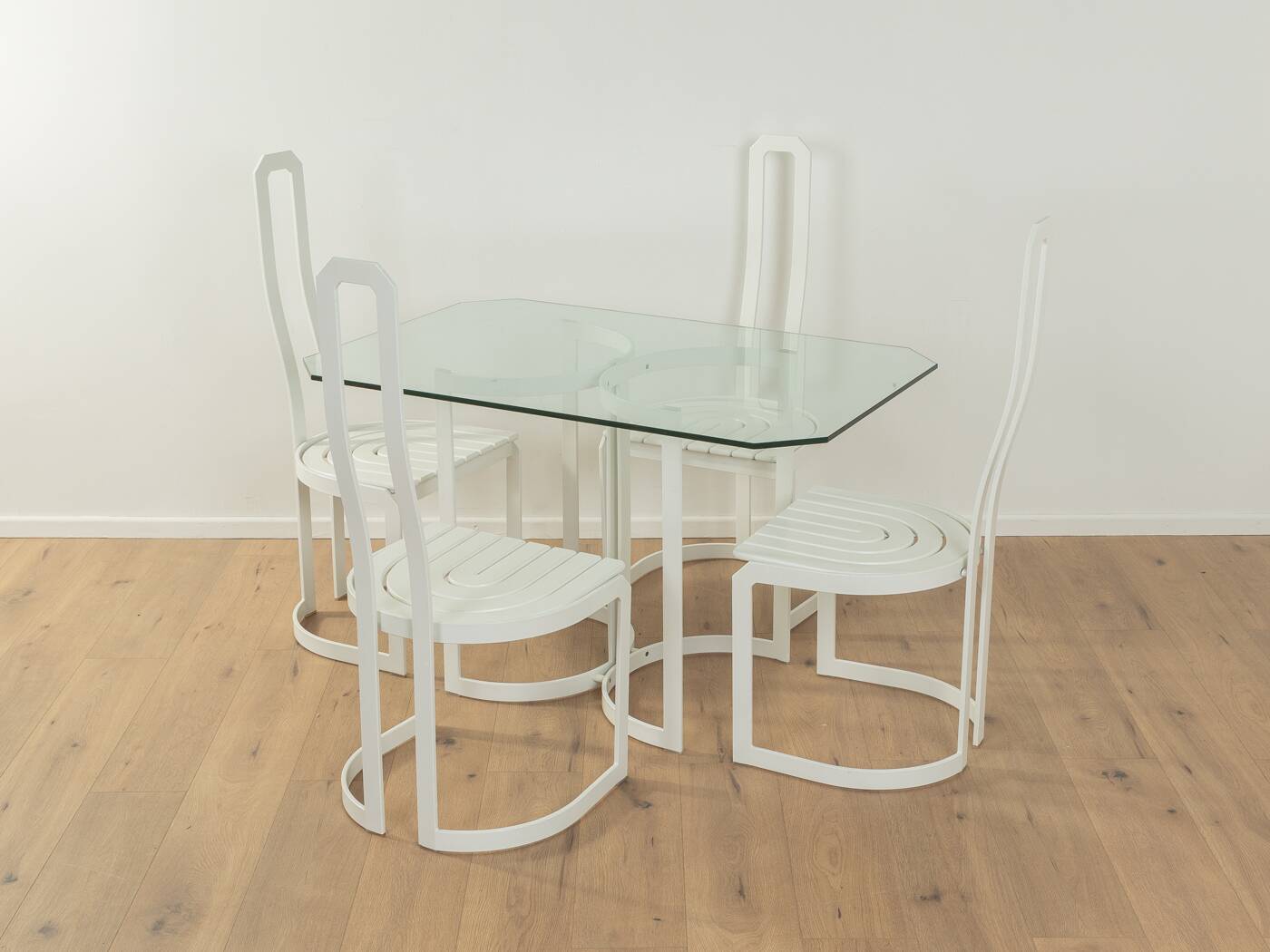 Chaises de salle à manger postmodernes, Allmilmö