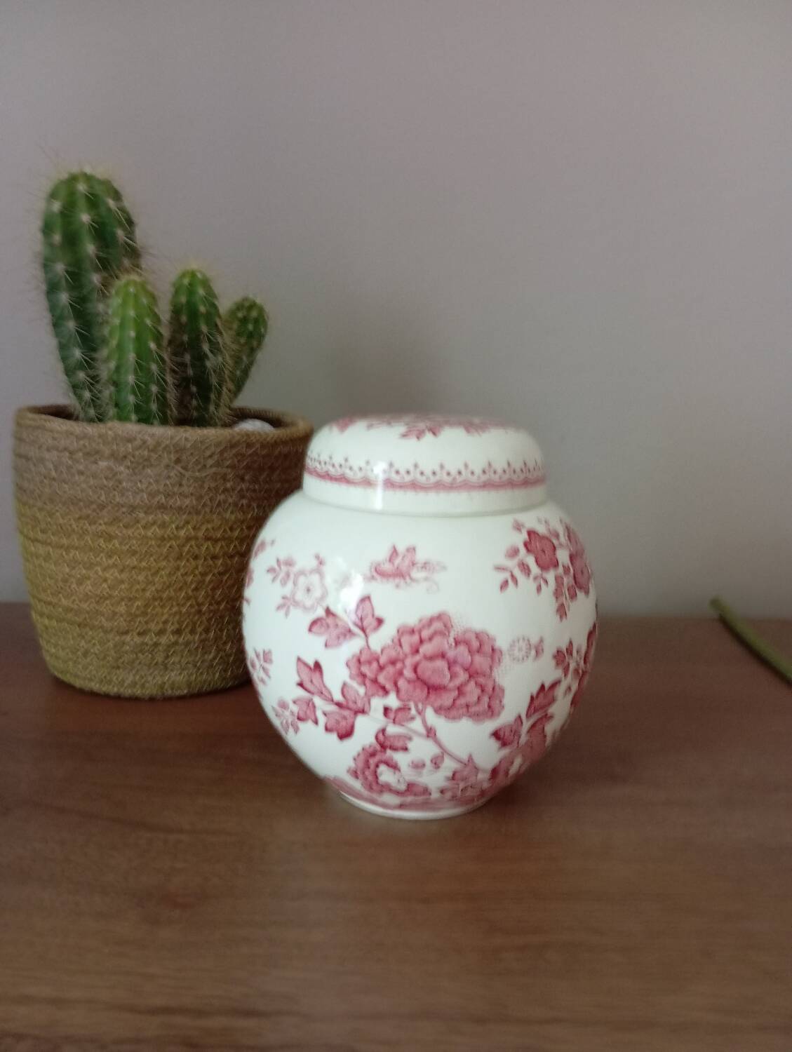 Antique lidded jar / candy box, Mason's factory, England