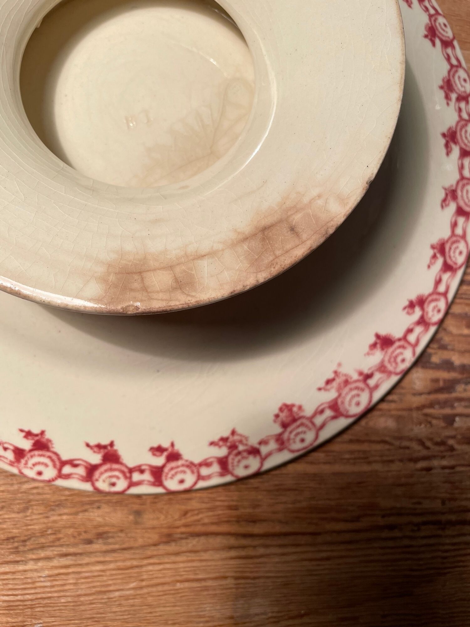 Compotier Terre de Fer XIXth opaque porcelain of Gien, model Chardons