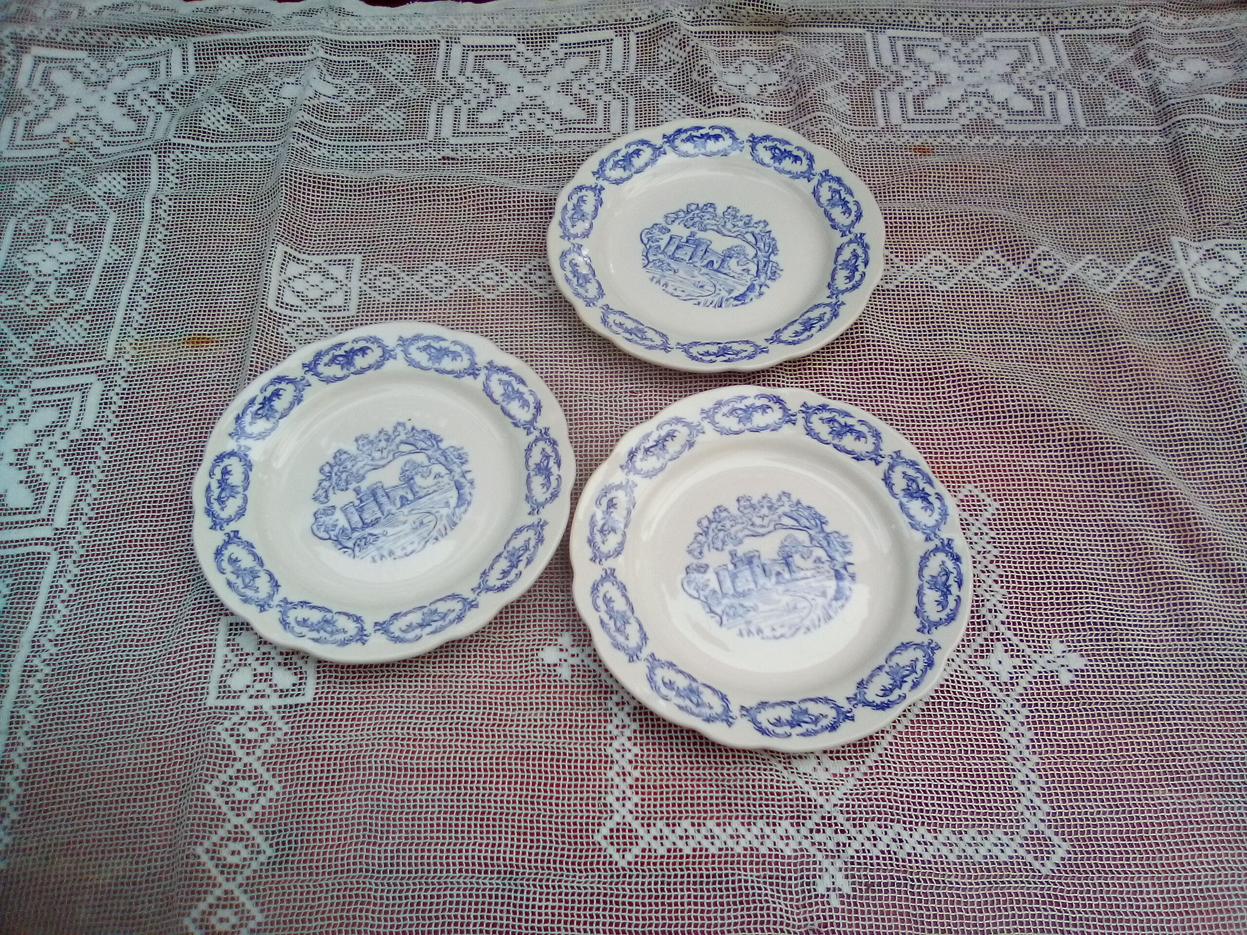 Assorted 8 old blue dessert plates