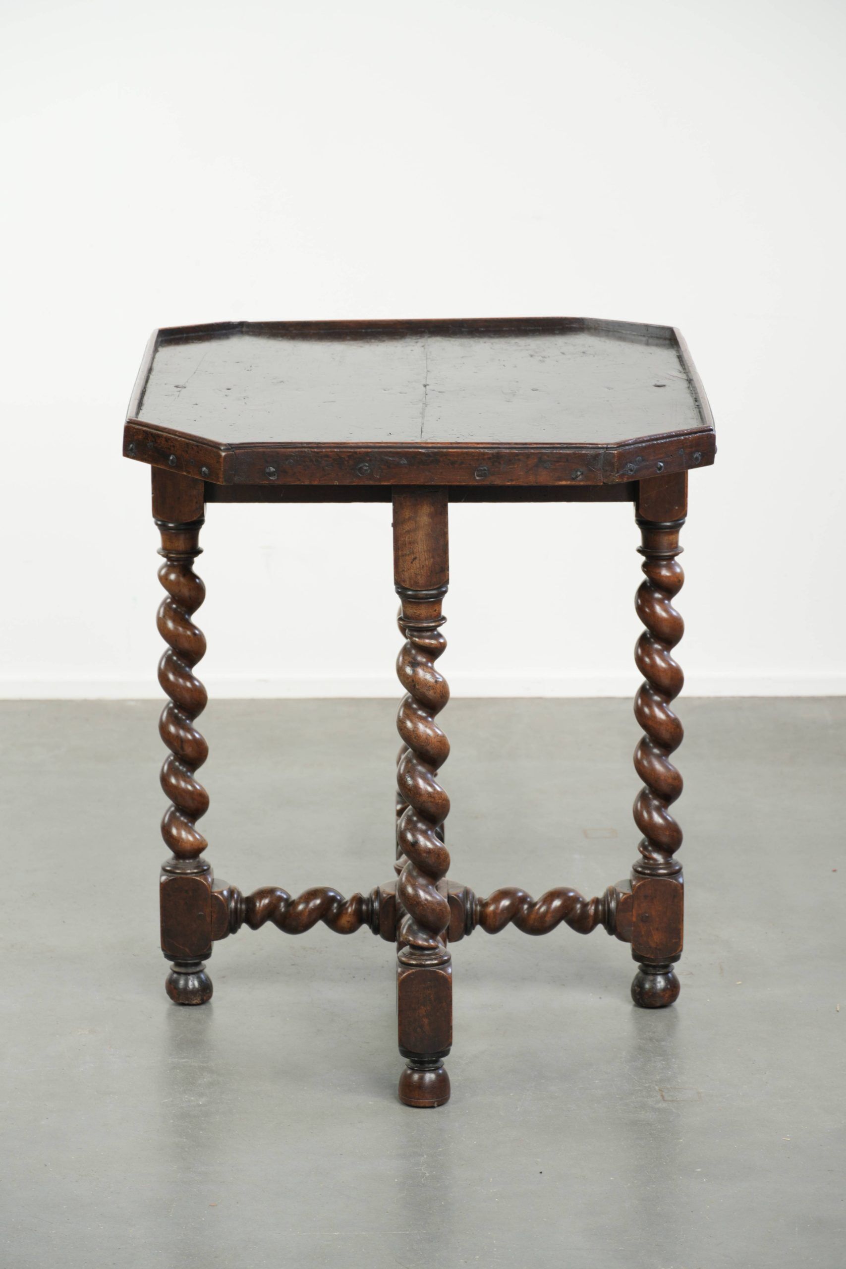 Antique English walnut side/center table with turned legs from around 1680