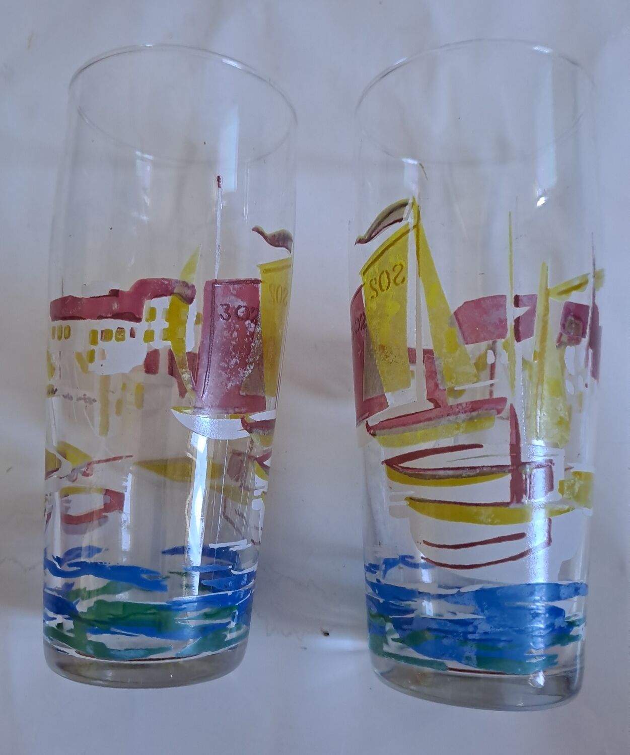 Set of 6 vintage glasses in their basket