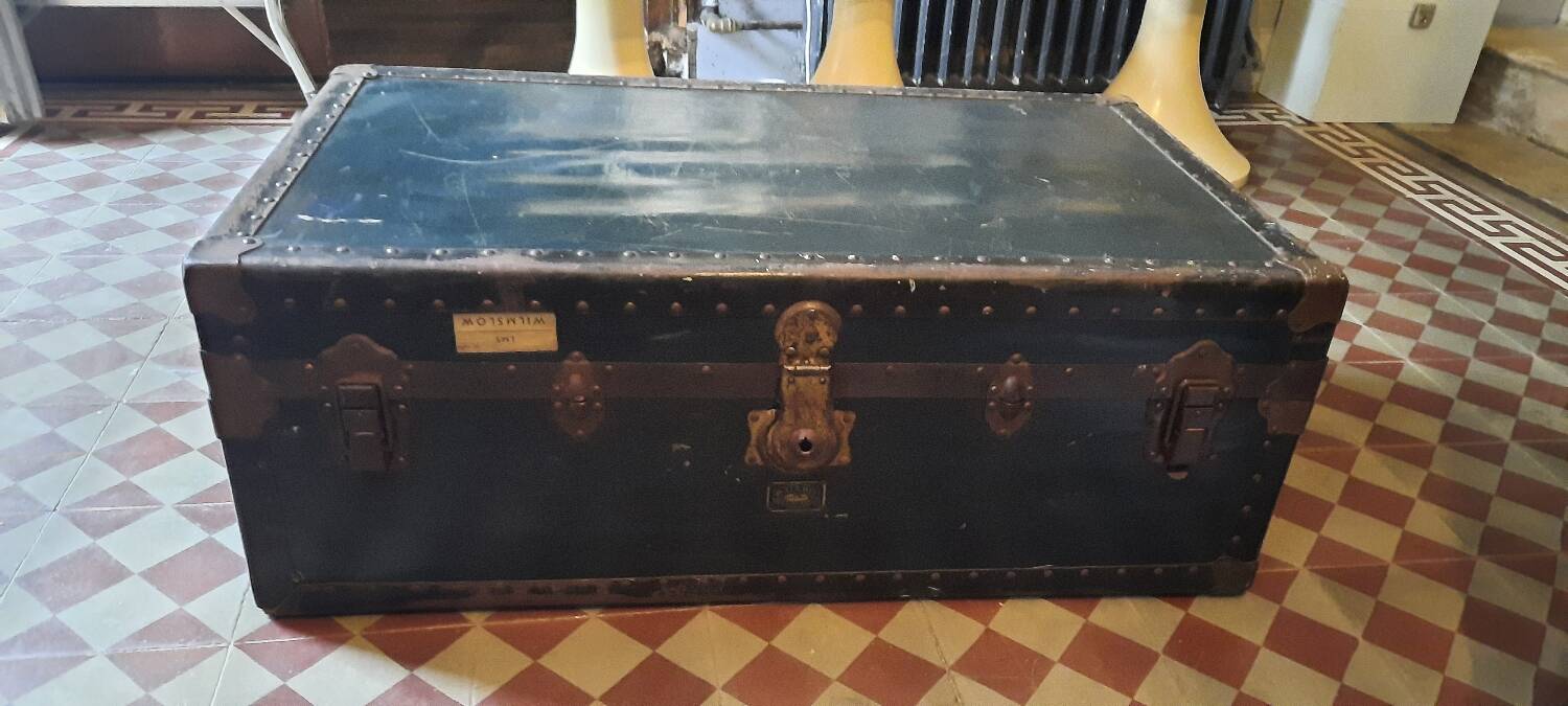 English travel trunk