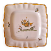 Assiette décorative Moustier signée