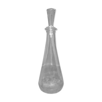 Carafe en verre moulé avec bouchon