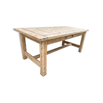 Stripped farm table
