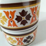 2 vintage cups