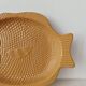 Plat vintage en barbotine poisson