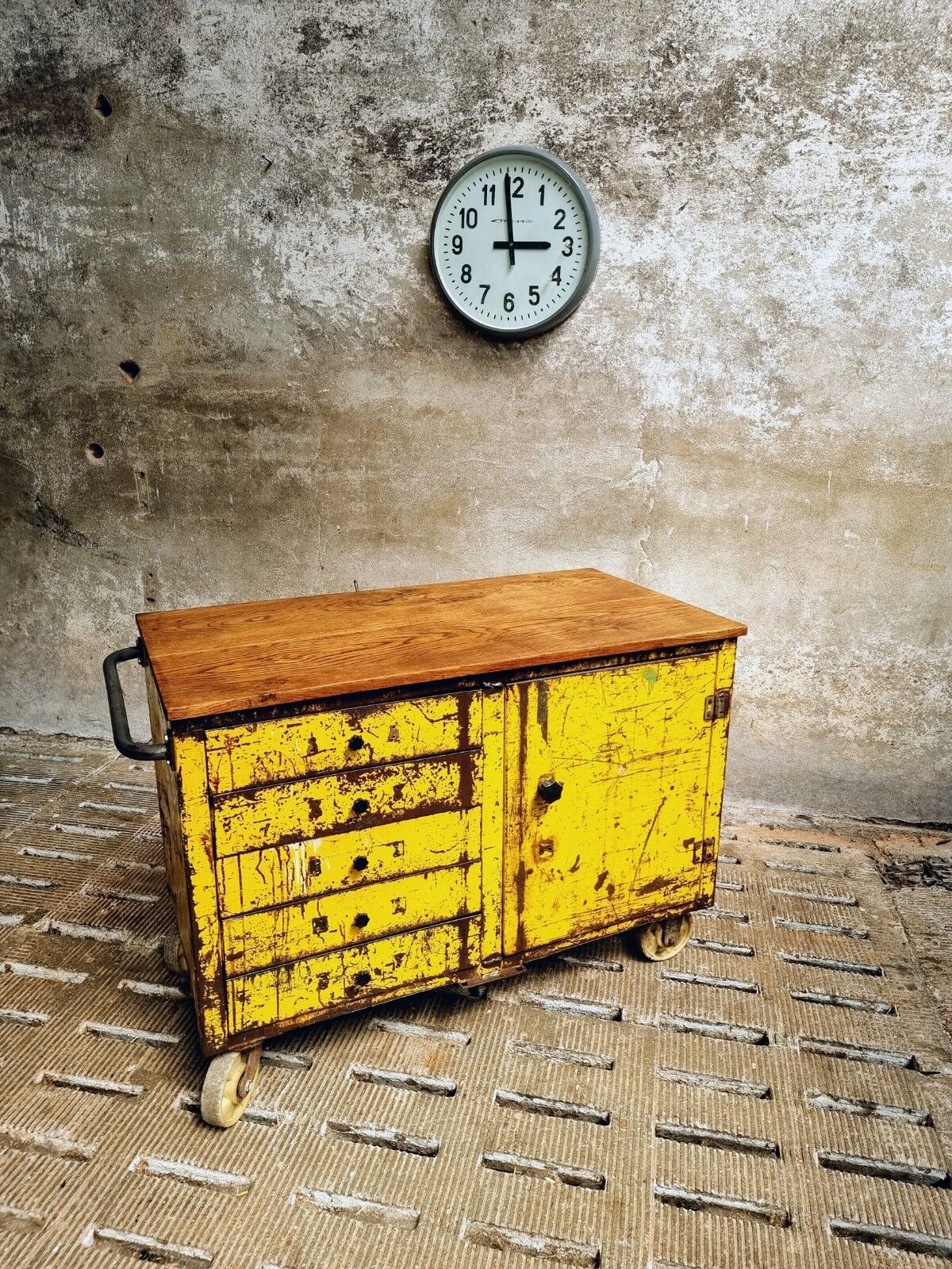 Industrial workbench trolley yellow chest of drawers
