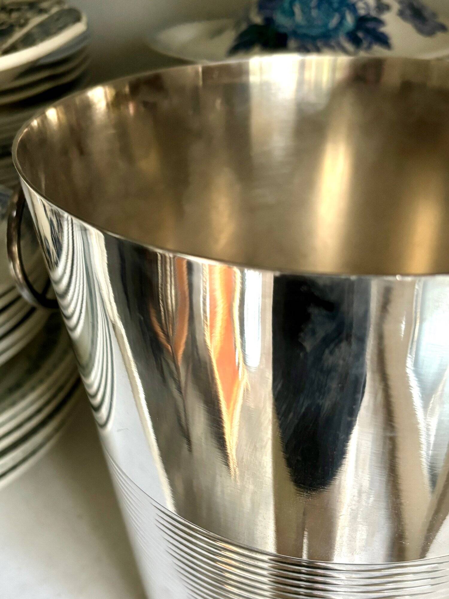 Silver metal champagne bucket