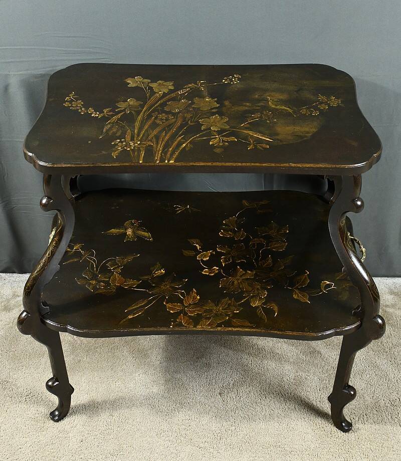 Lacquered Wood Tea Table with Asian Decor – Late 19th Century
