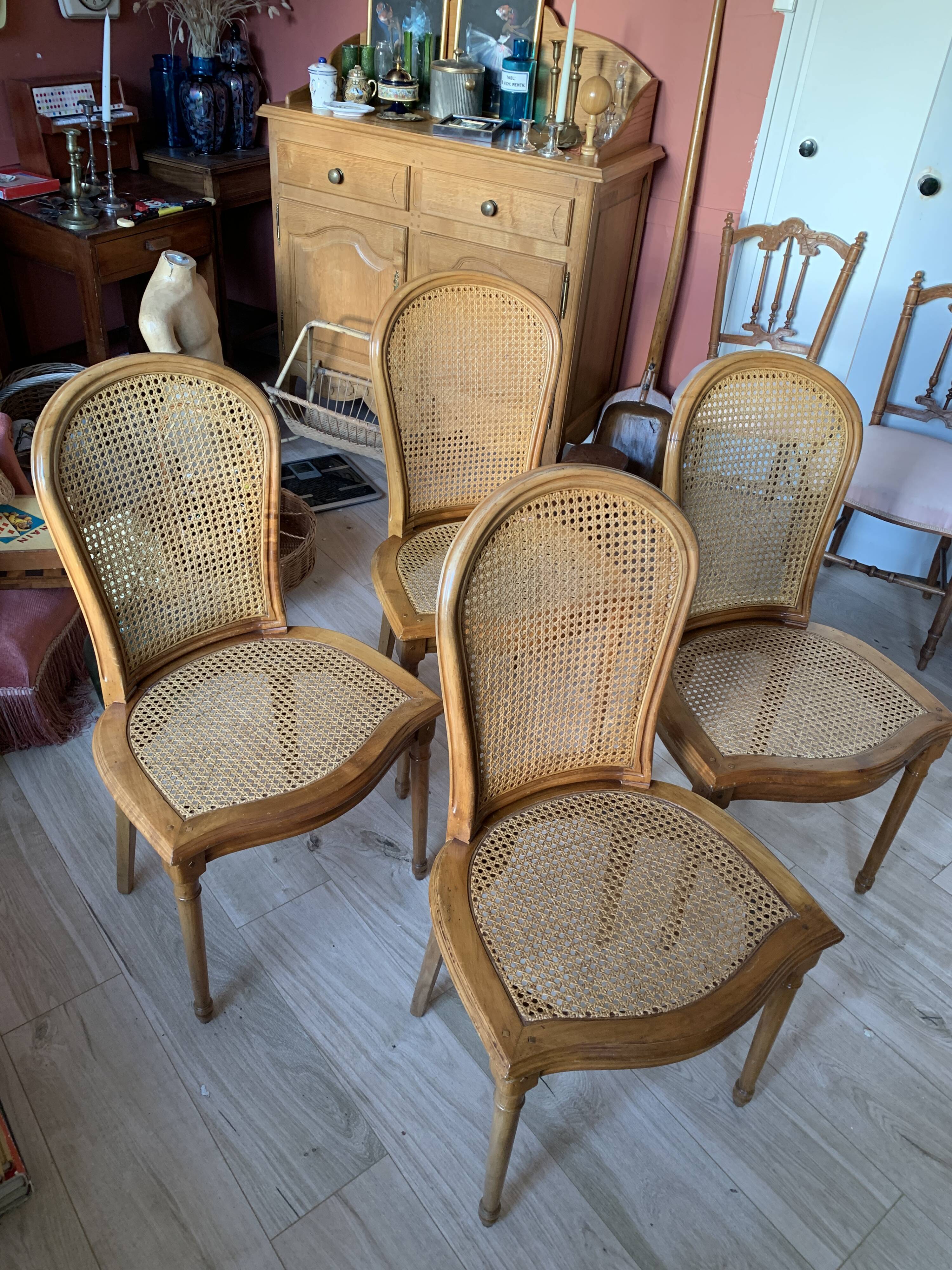 Lot of 4 chairs