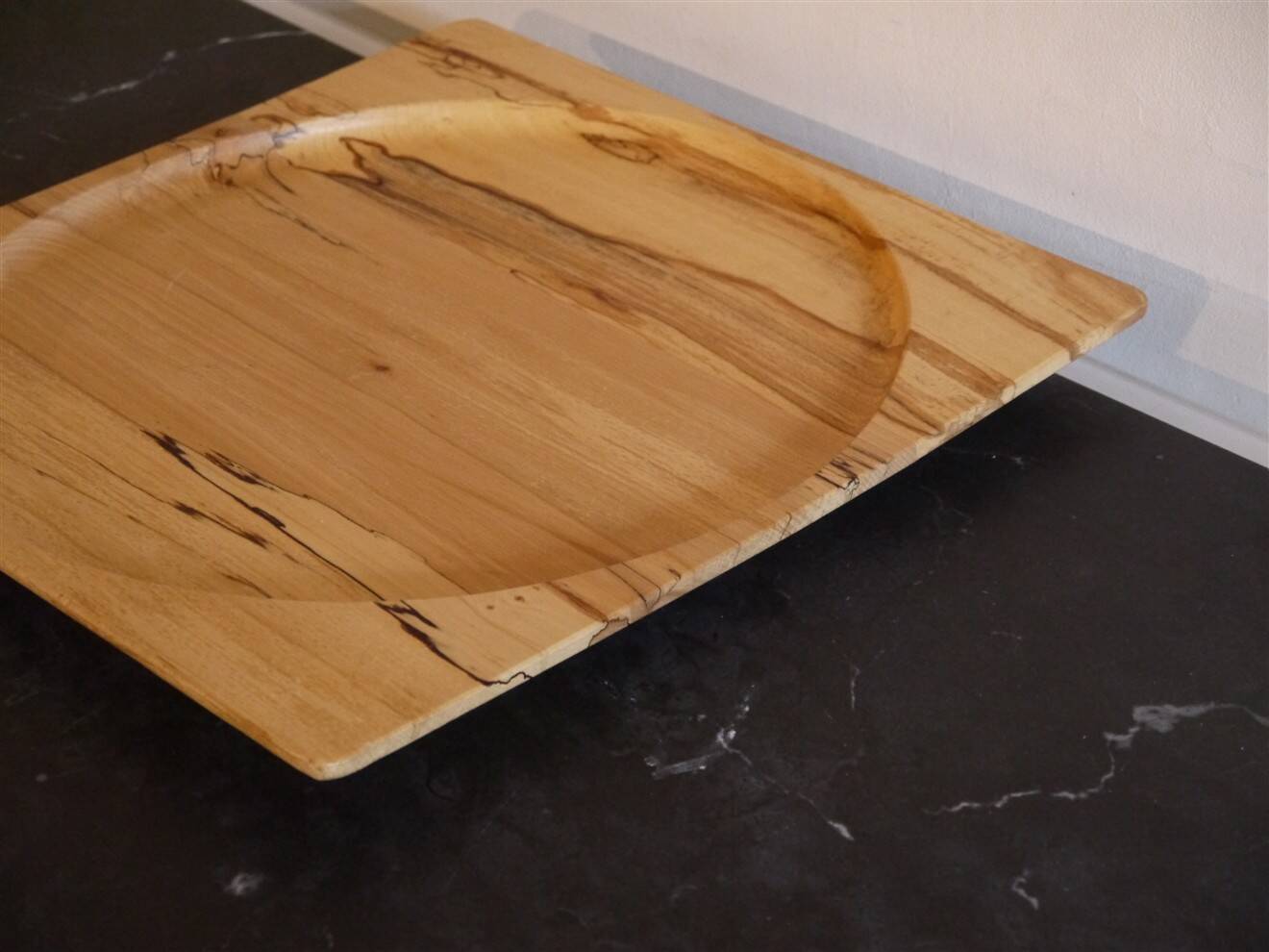 Swedish wooden plateau by Sowe konst