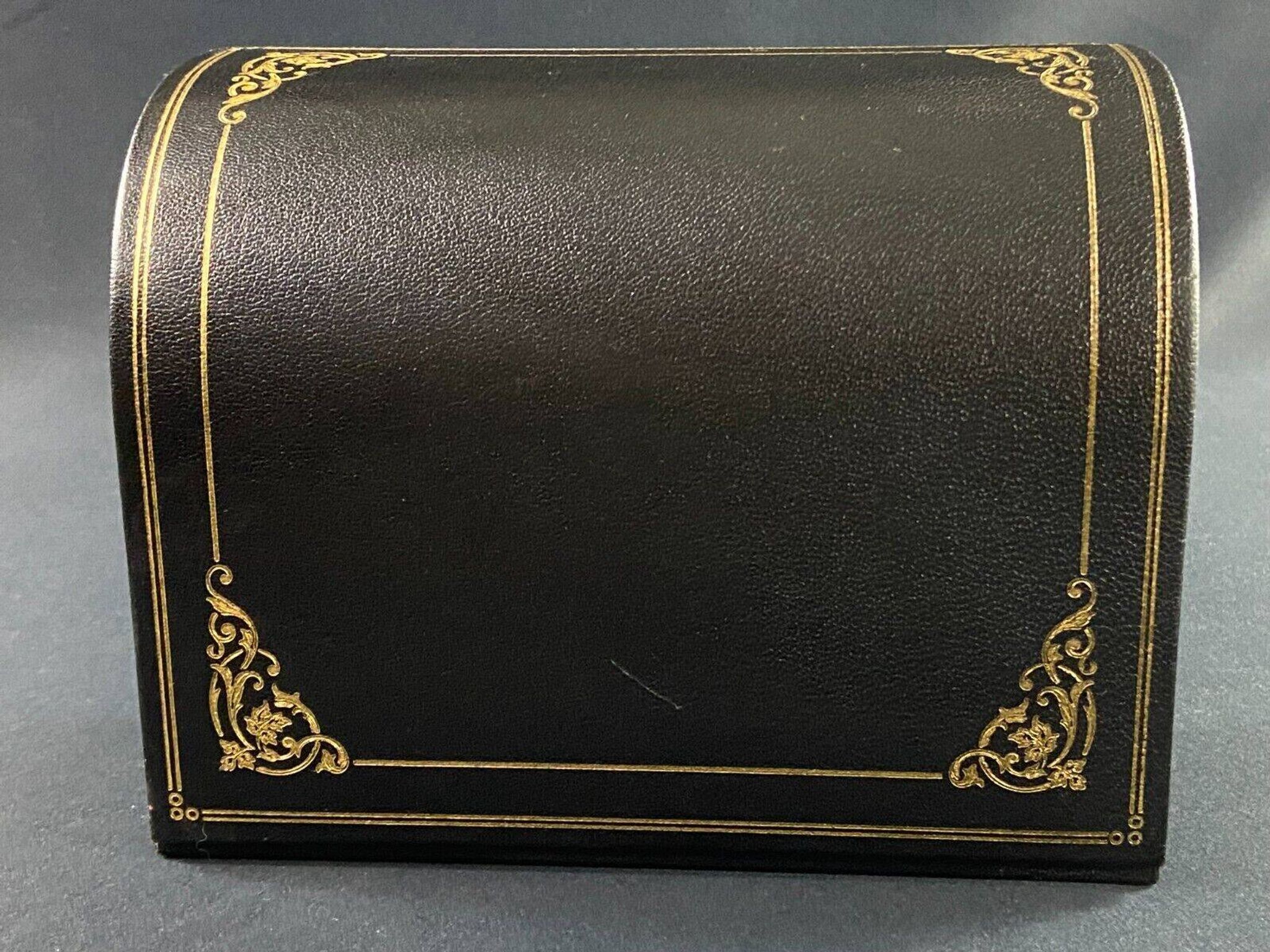 Le Tanneur mail binder sorter leather gilded decoration with small Regency style iron